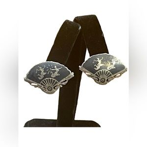 Vintage Siam Sterling 925  black enamel fan goddes etched earrings clip on